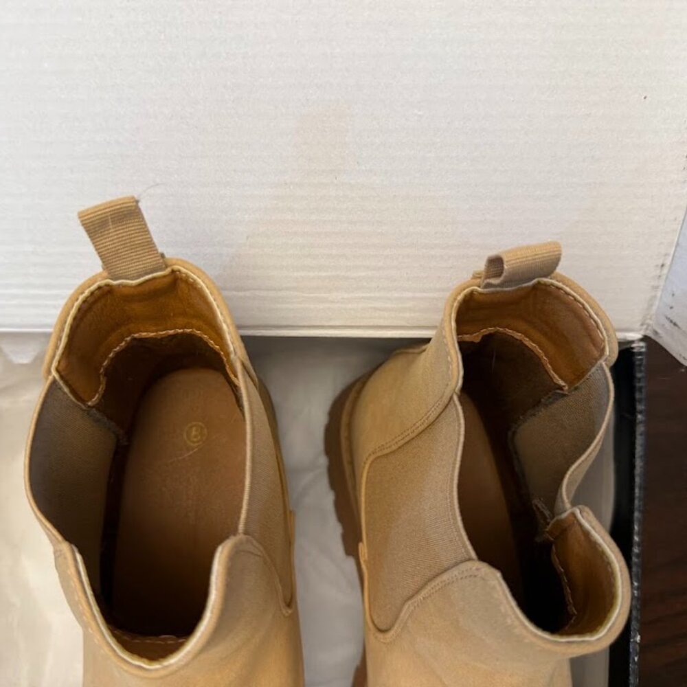 Women's Ankle Boot Low Heel Lug Sole Slip on - Chelsea Light Brown -size 8 - Picture 9 of 9